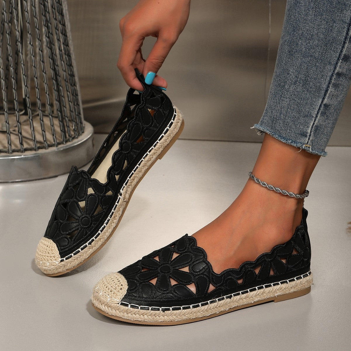Women’s Lightweight Straw Fisherman Flats – Hollow Out Slip-On Breathable Casual Summer Shoes